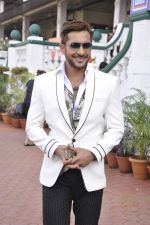 Terence Lewis at Mid-day race in RWITC, Mumbai on 18th Jan 2014